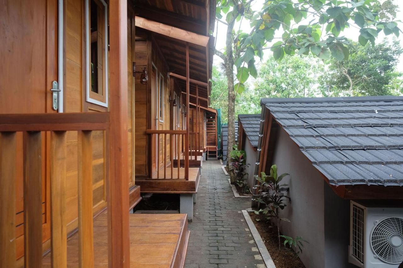 Urbanview Villa Lukulo Kebumen By Reddoorz Esterno foto
