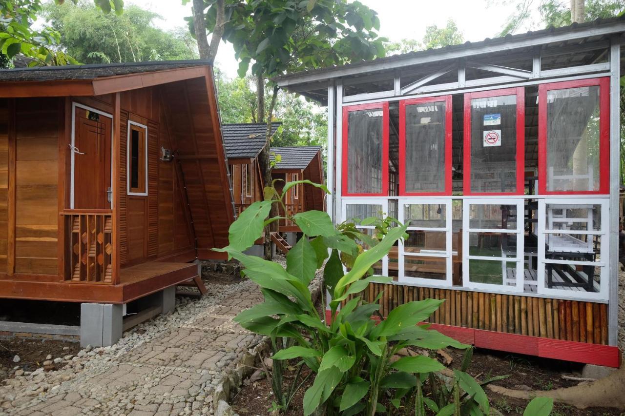 Urbanview Villa Lukulo Kebumen By Reddoorz Esterno foto