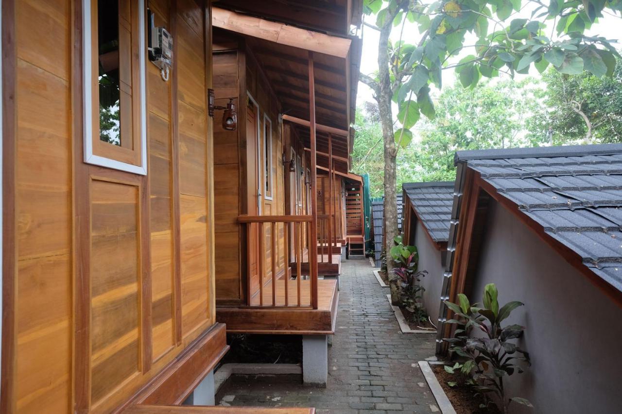 Urbanview Villa Lukulo Kebumen By Reddoorz Esterno foto